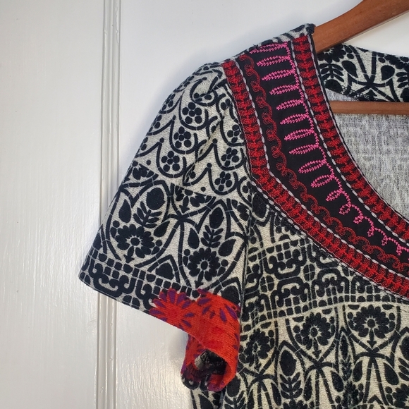 Papillon Sweater Dress – Size XL – Black/Grey/Crimson - Picture 2 of 5